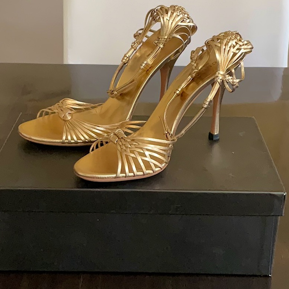 Gucci Gold Leather Ad Runway Heel | 7.5 US | 38 EU